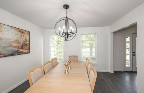 Mason Maison | Lark Meadow Retreat Sleeps 10