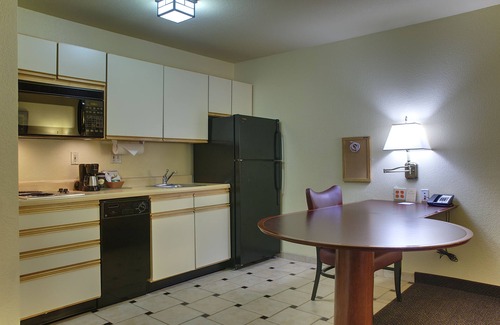 Hillsboro Appartement | Larkspur Landing Extended Stay Suites Hillsboro