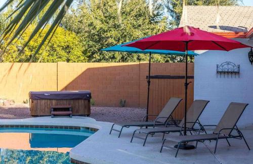 Paradise Valley Village Maison | Larkspur Villa - Lovely & Entertaining Hot Tub with pool, resort living!