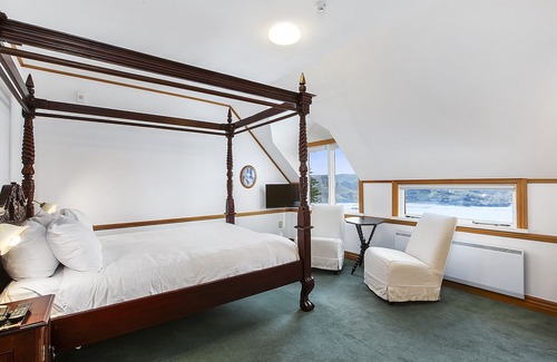 Dunedin Cabine | Larnach Lodge