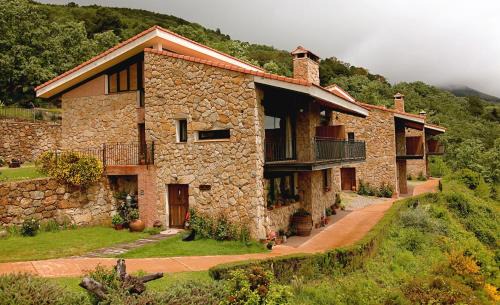 Poyales del Hoyo Maison | Las Casas de Agapito
