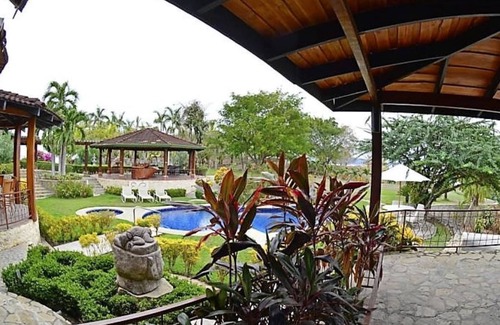 Playa Naranjo Maison | Magnifique vue sur l'océan, maison de 5 chambres dans une incroyable propriété privée en bord de mer.