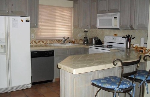 Zona Hotelera Copropriété | Las Mananitas-2BR-1900 Sq Ft Grnd étage 30 étapes à la plage