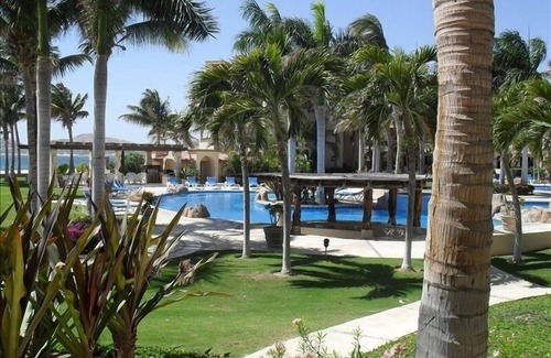 Zona Hotelera Copropriété | Las Mananitas-2BR-1900 Sq Ft Grnd étage 30 étapes à la plage