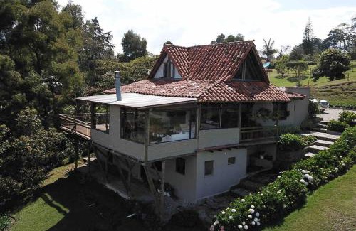Rionegro Chalet De Ski | LAS NUBES - Donde la energía fluye, el alma se cura