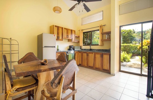 Coco Copropriété | Las Palmas Oasis: One Bedroom w/ Loft, NEW Kitchen!
