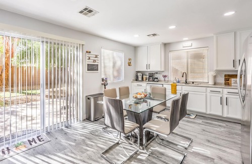Spring Valley Maison | Clean 3BR Home Near Shopping, Dining, Entertainment Summerlin, strip Las Vegas
