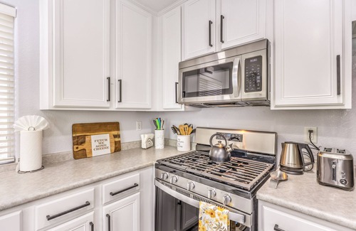 Spring Valley Maison | Clean 3BR Home Near Shopping, Dining, Entertainment Summerlin, strip Las Vegas