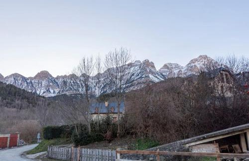 Piedrafita de Jaca Appartement | Las Vistas de Peña Blanca