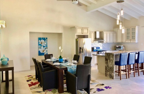 Opal Villa | NOUVELLE VILLA DE LUXE 4 + 1 CAC, 6 SALLES DE BAIN À RITZ, MARRIOTT ET PALM BEACH