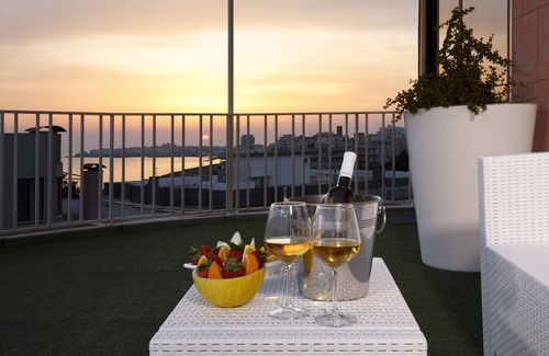 Gallipoli Appartement | PENTHOUSE JUSTE RÉNOVÉ MER FRONT GALLIPOLI SALENTO AVEC 250MQ DE TERRASSE