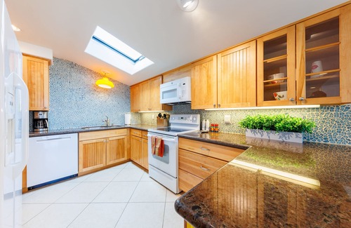 Solana Beach Maison | May Special! Townhome w/ Resort Amenities + Beach Access