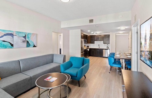 Florida Central Atlantic Coast Appartement | Last Minute Disney Getaway! Luxury Condo with Private Balcony. Book Now! #93993