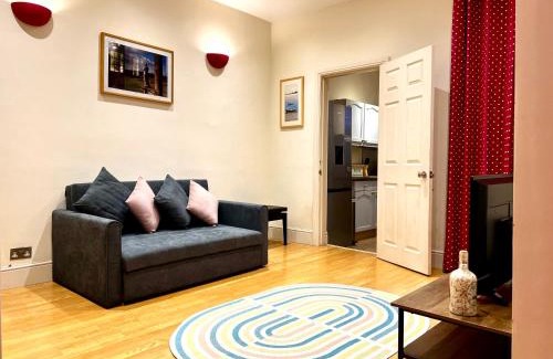Birmingham Appartement | Last-Minute Reserve l Exclusive Deal l Sleeps Up to 5 l Free Parking l cottage l close to city