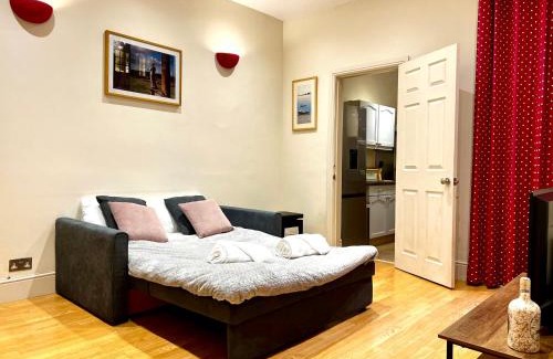 Birmingham Appartement | Last-Minute Reserve l Exclusive Deal l Sleeps Up to 5 l Free Parking l cottage l close to city