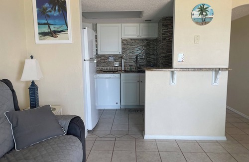 Glenwood Copropriété | Last Minute Special for May with Million Dollar Views!