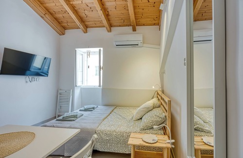Cove Murtar Hôtel | Lasta 25 Lošinj Town Twin Room, Mali Lošinj, Croatia