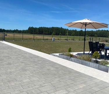 Swornegacie Villa | Lasy Jeziora, Cisza i Spokój, Grzybki i Rybki, Dom 180m2 w Swornegacie nad jeziorem Karsińskim