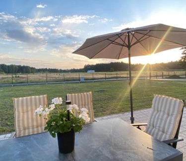 Swornegacie Villa | Lasy Jeziora, Cisza i Spokój, Grzybki i Rybki, Dom 180m2 w Swornegacie nad jeziorem Karsińskim