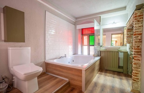 Ayvalik City Center Maison | Latibule Macaron Guest House