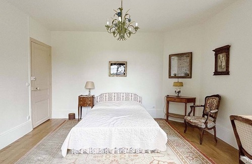 Le Val-Saint-Germain Hôtel | L’Auberge Renovated Hemp Inn - Creative Residence