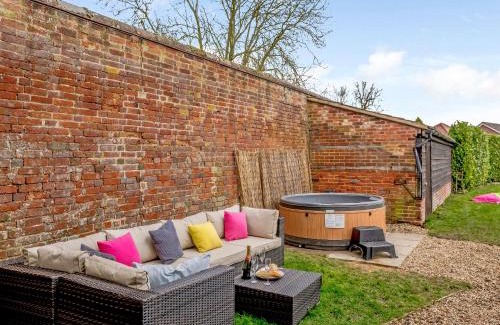 Hethel Maison | Laurel Barn