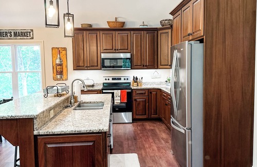 Galax Maison | Laurel Mountain Getaway 🌄 Trout Fish on Crooked Creek🎣