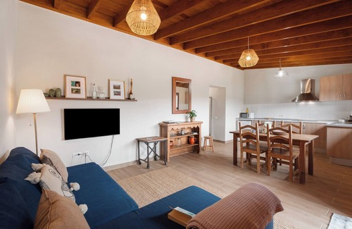 Agulo Appartement | Chambre 'Laurel' avec vue sur les montagnes, Wi-Fi et climatisation