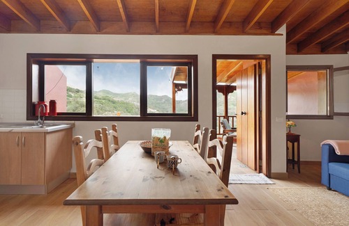 Agulo Appartement | Chambre 'Laurel' avec vue sur les montagnes, Wi-Fi et climatisation
