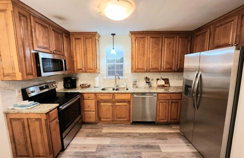 Thomasville Maison | Lauren's Retreat located less than 3 miles to downtown Thomasville.