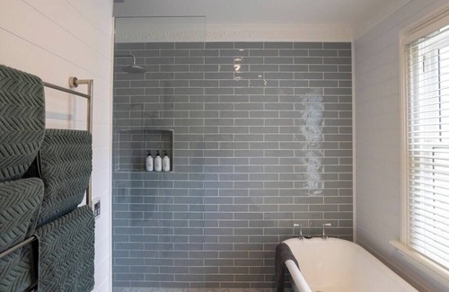 Kyneton South Villa | LAURISTON PARK - STYLISH KYNETON VILLA