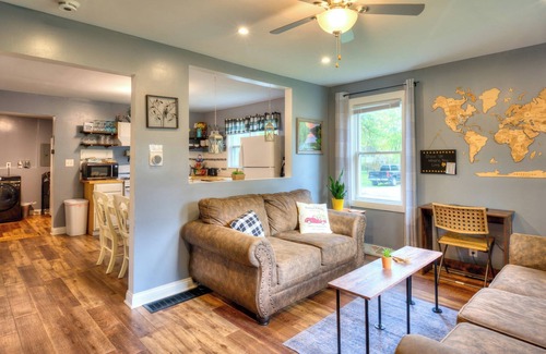 Gary Maison | Private 5 Star 2 bedroom modern city farmhouse