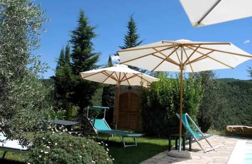 Castellina in Chianti Appartement | LAURO apartment kitchen, garden