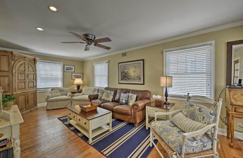 Ortley Beach Maison | Lavallette House with Fenced Yard and Gas Grill!