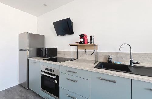 Anglade Appartement | Lavandes - Charme et Confort au cœur du Blayais