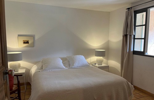 Cereste Autre | Mas des Lavandes - Domaine de la Bastidonne - Vue superbe Luberon, lavandes. 4*