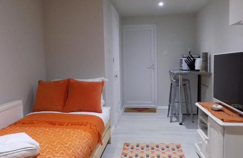 Nonsuch Appartement | Lavender Oaks Studio