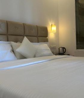 Thekkumbhagam Lit Et Petit-Déjeuner | Lavilla Lake Resort And Restaurant