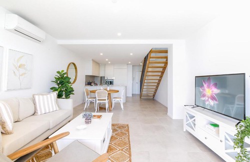 Batemans Bay Appartement | Lavish Coastal 2-Bed with Stunning Ocean Views