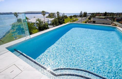 Batemans Bay Appartement | Lavish Coastal 2-Bed with Stunning Ocean Views