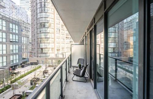 Bay Cloverhill Maison | Lavish Condo in the Heart of Downtown Toronto
