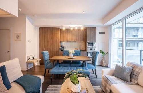 Bay Cloverhill Maison | Lavish Condo in the Heart of Downtown Toronto
