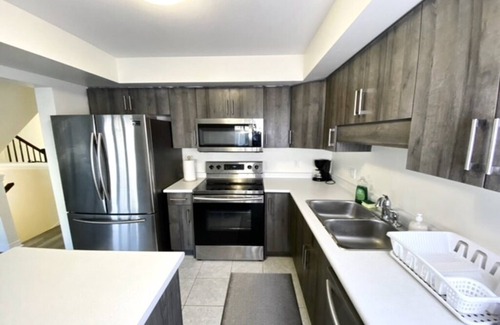Thorold Maison | Lavish house near Niagara Falls