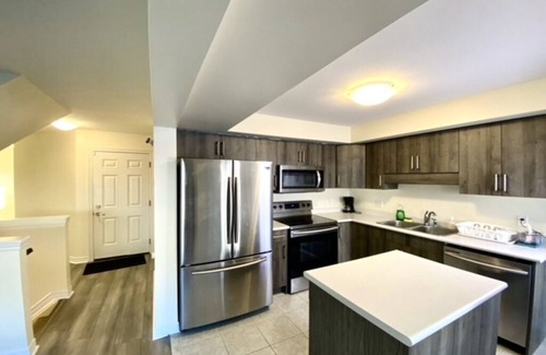 Thorold Maison | Lavish house near Niagara Falls