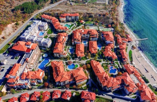 Sveti Vlas Appartement | Lavish, Poolside 2 Bed Apt at Garden of Eden