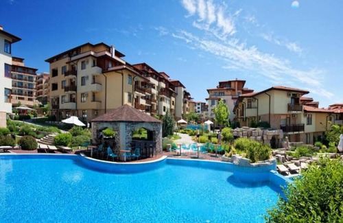 Sveti Vlas Appartement | Lavish, Poolside 2 Bed Apt at Garden of Eden