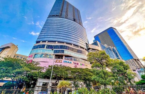Surabaya Appartement | Lavish The Peak 2BR Apartment in Tunjungan Plaza 5 Surabaya City Centre by Le Ciel Hospitality