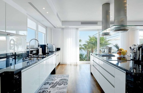 Siesta Villa | Lujosa villa con piscina infinita y vistas