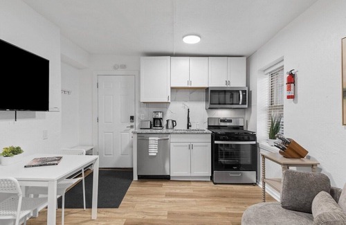 Lawrenceville Appartement | Lawrenceville/Central @4 Quiet Stylish 1BD w/Prkg