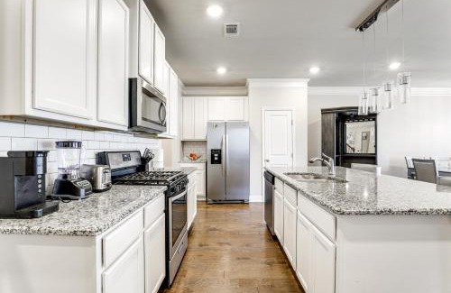 Lawrenceville Maison | Lawrenceville Townhome with Community Pool Access!